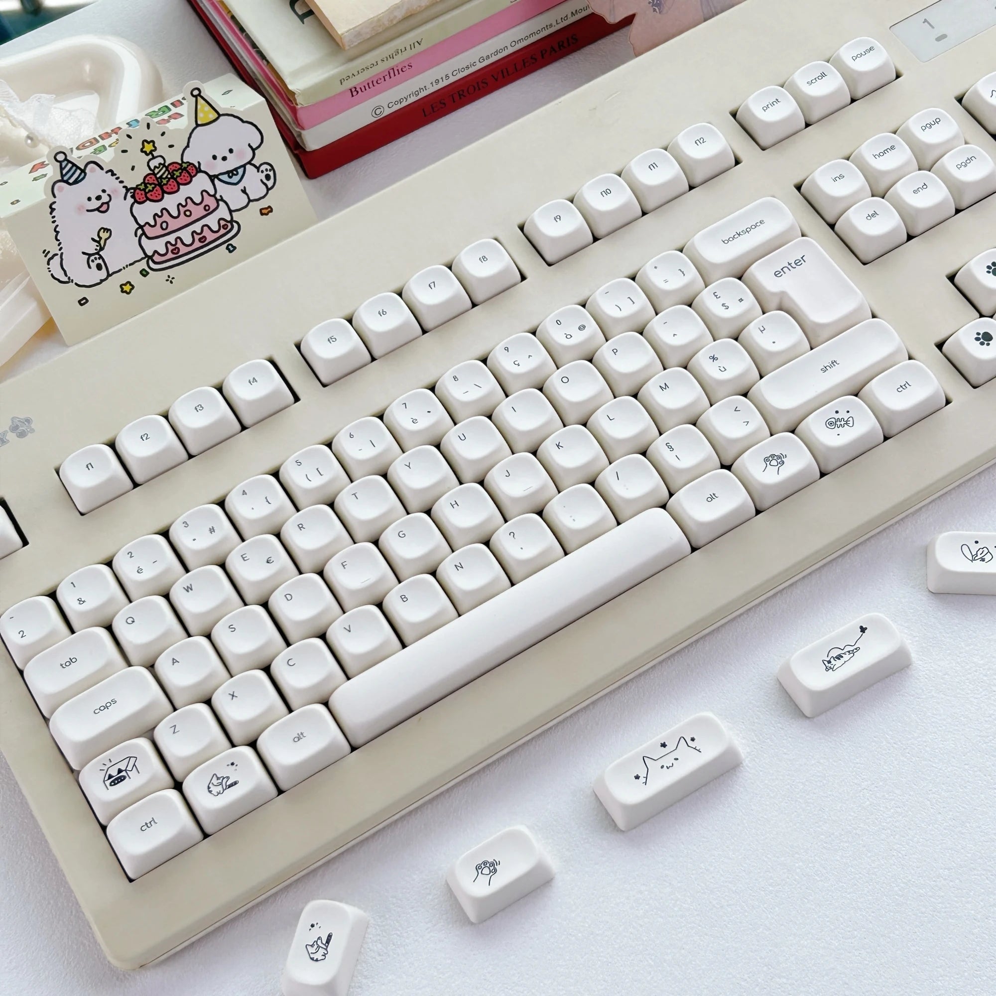 Milky White Cat PBT Keycaps: Ultimate MOA Custom Upgrade